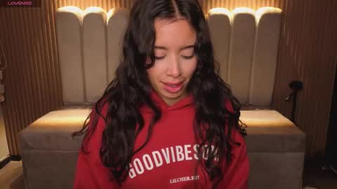 miiaa_evans1 online show from January 2026 01:50:01 PM