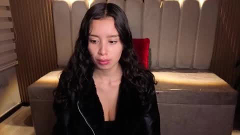 miiaa_evans1 online show from March 2026 01:25:01 PM