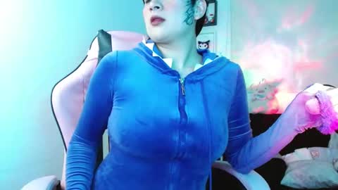 Snapshot of miila_a chatting on January 2025 11:19:01 PM Mila online show from January 2025 11:19:01 PM