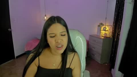 miiss_greyy online show from October 2025 11:52:01 AM