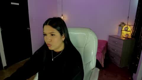 miiss_greyy online show from October 2025 11:52:02 AM