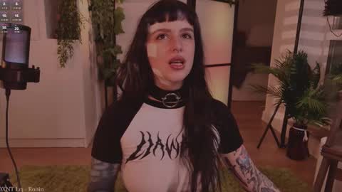 Snapshot of mika_moon_ chatting on October 2025 04:53:02 PM mika_moon_ online show from October 2025 04:53:02 PM