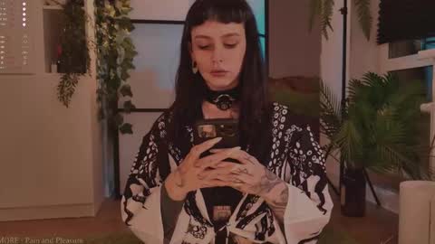 Snapshot of mika_moon_ chatting on November 2025 05:23:02 PM mika_moon_ online show from November 2025 05:23:02 PM