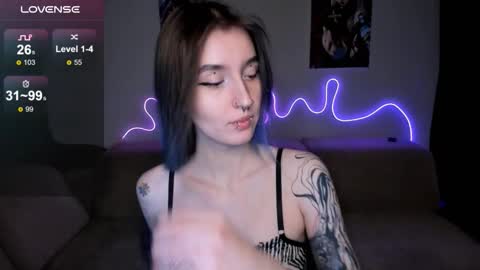 Snapshot of mika_reid chatting on February 2026 11:10:01 AM Mika online show from February 2026 11:10:01 AM