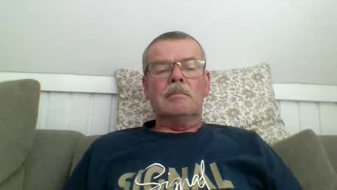 Snapshot of mikael42 chatting on June 2026 12:40:02 PM mikael42 online show from June 2026 12:40:02 PM