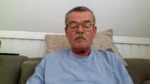 Snapshot of mikael42 chatting on August 2026 09:55:01 AM mikael42 online show from August 2026 09:55:01 AM