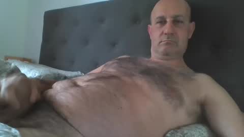 mikael_r52 online show from June 2026 06:52:02 AM