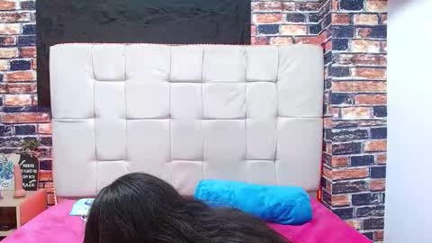 Snapshot of mikaela303av chatting on October 2025 03:39:02 AM mikaela303av online show from October 2025 03:39:02 AM