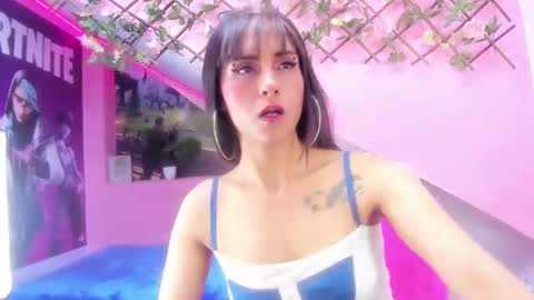 Snapshot of mikaela303av chatting on October 2025 04:25:02 AM mikaela303av online show from October 2025 04:25:02 AM