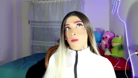 mikaelarangel online show from June 2026 04:15:02 AM