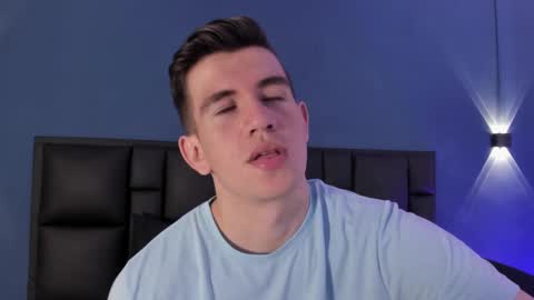 Snapshot of mikaelslow chatting on September 2025 04:16:01 AM mikael online show from September 2025 04:16:01 AM