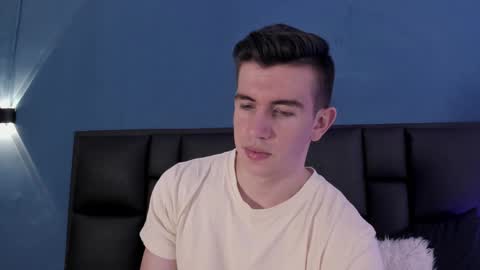 Snapshot of mikaelslow chatting on September 2025 04:16:02 AM mikael online show from September 2025 04:16:02 AM