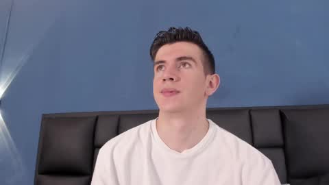 Snapshot of mikaelslow chatting on September 2025 10:37:02 PM mikael online show from September 2025 10:37:02 PM