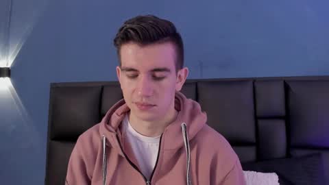 Snapshot of mikaelslow chatting on September 2025 04:06:01 AM mikael online show from September 2025 04:06:01 AM