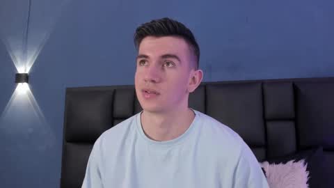 Snapshot of mikaelslow chatting on October 2025 04:21:01 AM mikael online show from October 2025 04:21:01 AM