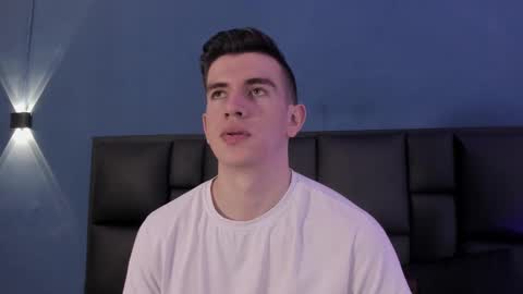 Snapshot of mikaelslow chatting on October 2025 03:15:02 AM mikael online show from October 2025 03:15:02 AM