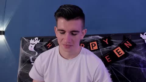 Snapshot of mikaelslow chatting on October 2025 04:24:01 AM mikael online show from October 2025 04:24:01 AM