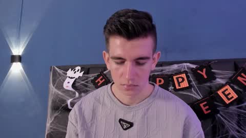 Snapshot of mikaelslow chatting on October 2025 04:09:02 AM mikael online show from October 2025 04:09:02 AM