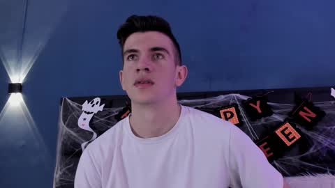 Snapshot of mikaelslow chatting on October 2025 04:42:01 AM mikael online show from October 2025 04:42:01 AM