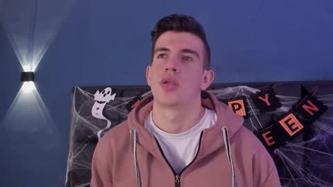 Snapshot of mikaelslow chatting on October 2025 04:49:01 AM mikael online show from October 2025 04:49:01 AM