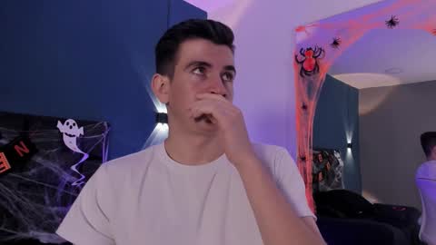 Snapshot of mikaelslow chatting on October 2025 04:24:02 AM mikael online show from October 2025 04:24:02 AM