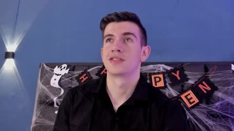 Snapshot of mikaelslow chatting on November 2025 04:14:01 AM mikael online show from November 2025 04:14:01 AM