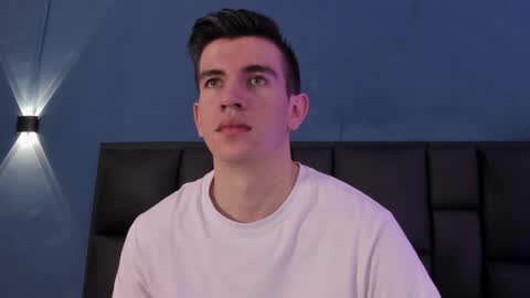 Snapshot of mikaelslow chatting on November 2025 10:12:01 PM mikael online show from November 2025 10:12:01 PM