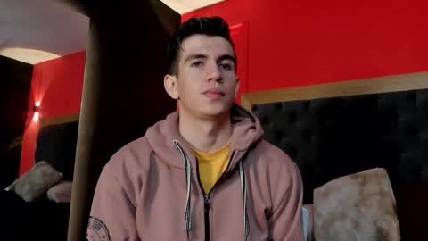 Snapshot of mikaelslow chatting on November 2025 08:21:02 PM mikael online show from November 2025 08:21:02 PM