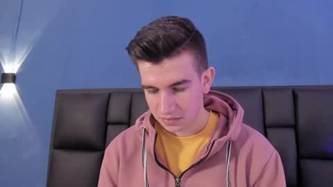 Snapshot of mikaelslow chatting on November 2025 04:32:02 AM mikael online show from November 2025 04:32:02 AM