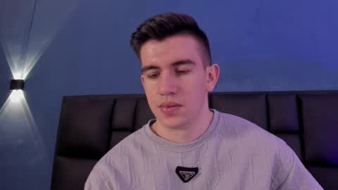 Snapshot of mikaelslow chatting on November 2025 05:17:01 AM mikael online show from November 2025 05:17:01 AM