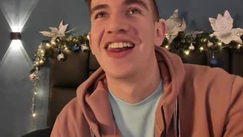 Snapshot of mikaelslow chatting on December 2025 04:07:02 AM mikael online show from December 2025 04:07:02 AM