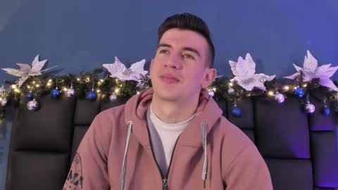 Snapshot of mikaelslow chatting on December 2025 04:18:02 AM mikael online show from December 2025 04:18:02 AM