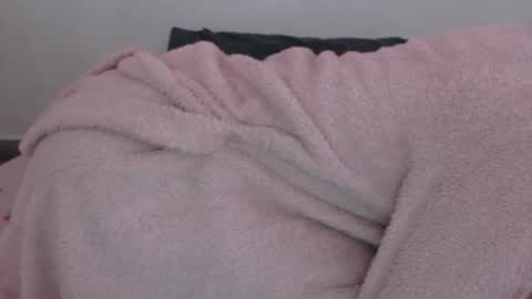 Snapshot of mikahdos chatting on December 2025 11:48:01 AM SORAYA online show from December 2025 11:48:01 AM