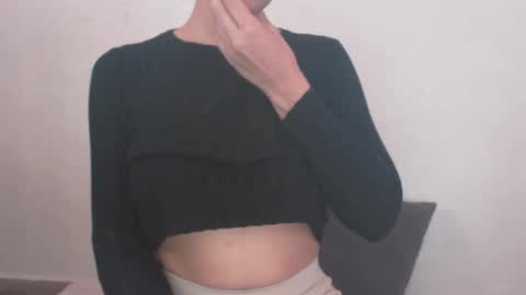 Snapshot of mikahdos chatting on January 2026 10:39:02 AM SORAYA online show from January 2026 10:39:02 AM