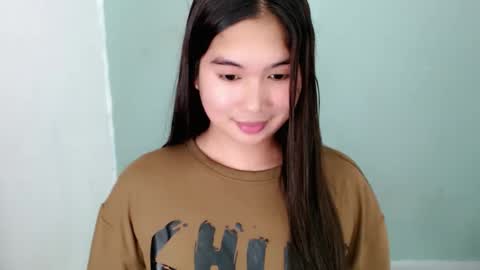 Snapshot of mikayla_slut chatting on September 2025 06:52:01 PM Kyla online show from September 2025 06:52:01 PM