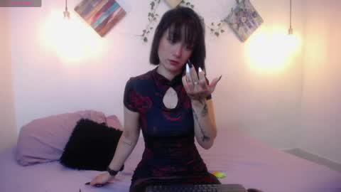 mikaza online show from April 2026 12:43:01 PM