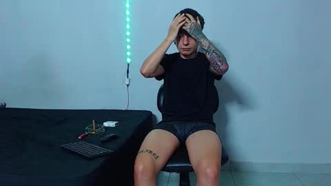 Snapshot of mike777jr chatting on October 2025 01:48:02 AM Mike IMDEPENDIENT MODEL online show from October 2025 01:48:02 AM