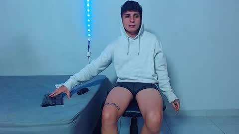 Snapshot of mike777jr chatting on October 2025 04:34:02 AM Mike IMDEPENDIENT MODEL online show from October 2025 04:34:02 AM