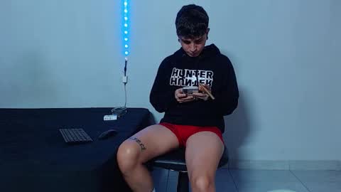 Snapshot of mike777jr chatting on November 2025 01:43:03 PM Mike IMDEPENDIENT MODEL online show from November 2025 01:43:03 PM