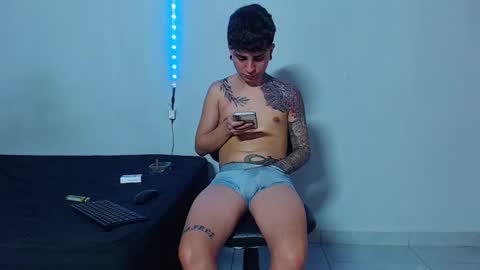 Snapshot of mike777jr chatting on November 2025 02:06:01 AM Mike IMDEPENDIENT MODEL online show from November 2025 02:06:01 AM