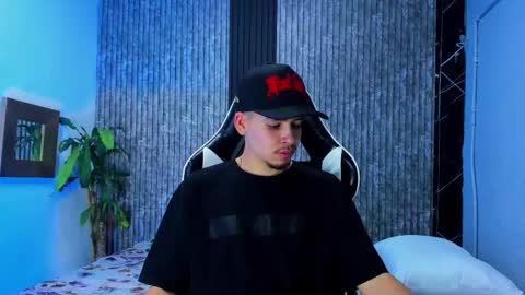 Mike 0233 online show from February 2026 04:22:01 AM