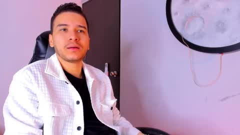 Mike  online show from November 2025 11:43:01 AM