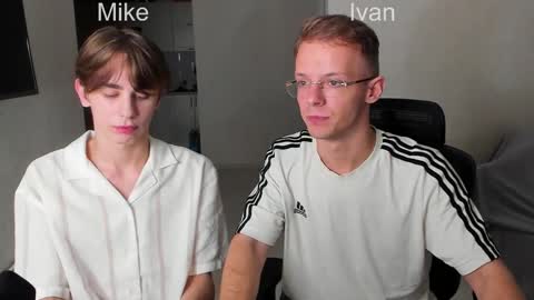 Ivan and Mikemikee online show from November 2025 10:41:02 PM
