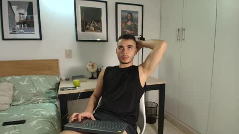 Snapshot of mike_feet01 chatting on October 2025 04:40:01 PM mike feet online show from October 2025 04:40:01 PM