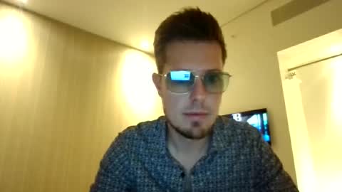 Snapshot of mike_in_strings chatting on November 2025 12:20:02 AM mike_in_strings online show from November 2025 12:20:02 AM