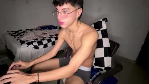 Snapshot of mike_pineapple chatting on October 2025 06:17:02 PM Mike Pineapple online show from October 2025 06:17:02 PM