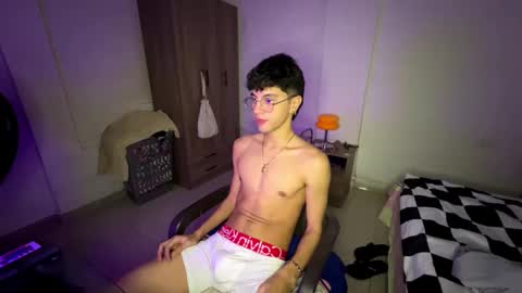 Snapshot of mike_pineapple chatting on October 2025 04:46:02 AM Mike Pineapple online show from October 2025 04:46:02 AM