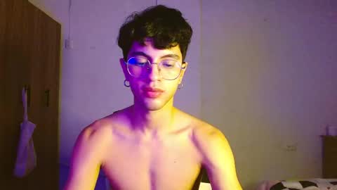 Snapshot of mike_pineapple chatting on October 2025 04:04:02 AM Mike Pineapple online show from October 2025 04:04:02 AM