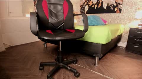 Mike online show from October 2025 03:47:02 AM