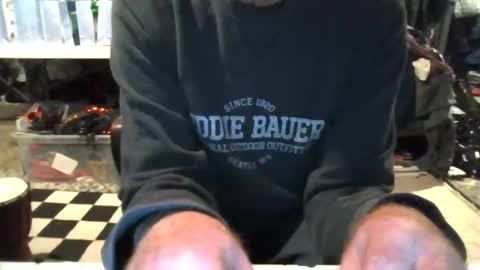 Snapshot of mikeb3200 chatting on February 2025 08:57:01 PM mikeb3200 online show from February 2025 08:57:01 PM